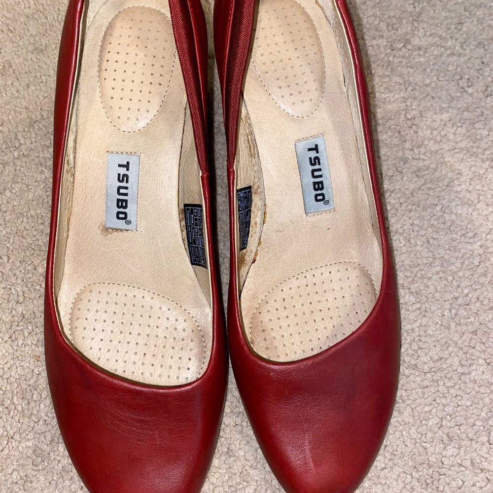Tsubo red shoes size 8.5